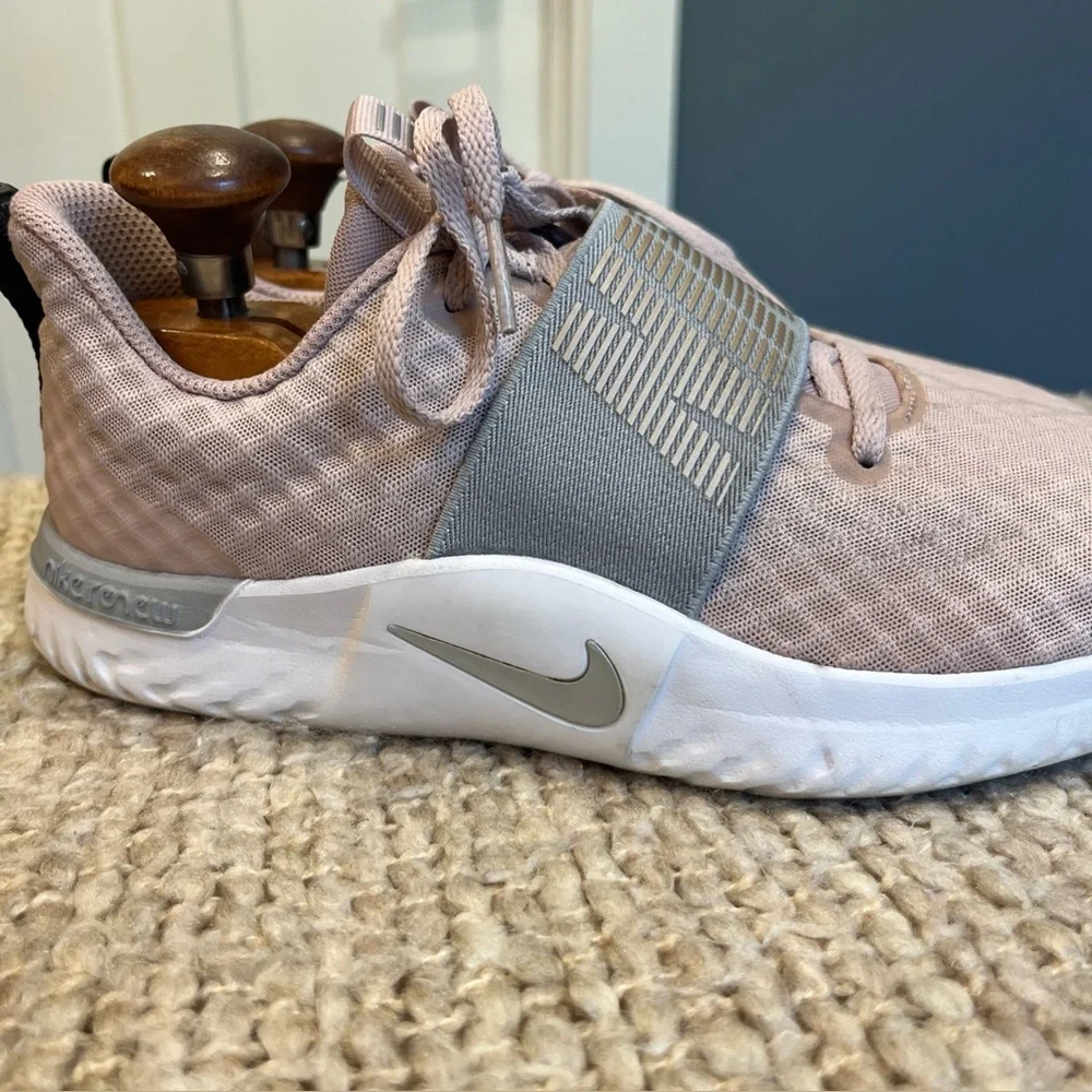 Nike Women’s Renew In-Season TR 9 Running Sneaker Pink Low Top AR4543-200 Size 8